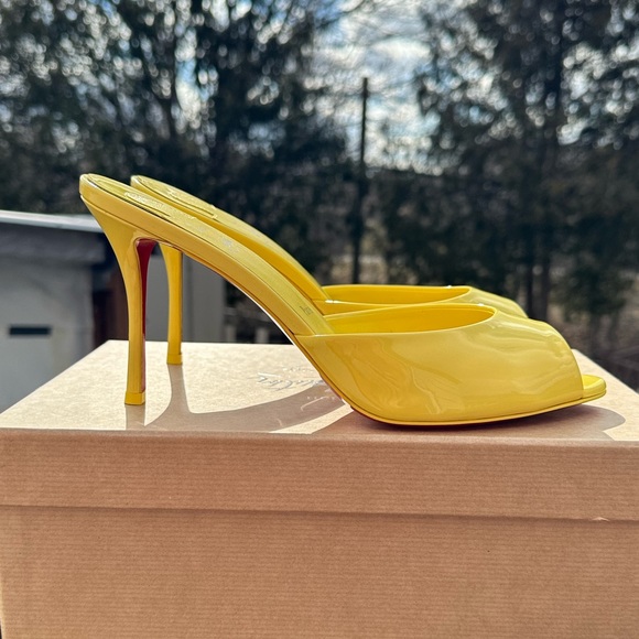 ❗️SOLD❗️✨HOST PICK✨ *NEW* CHRISTIAN LOUBOUTIN MULES (IT 40) - Picture 6 of 10